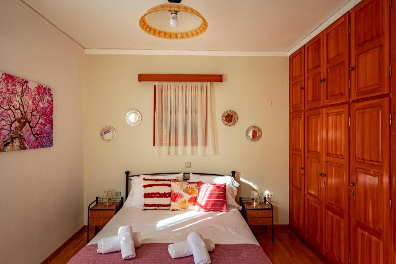 Golden Flower'S Apartment Πόρος Εξωτερικό φωτογραφία