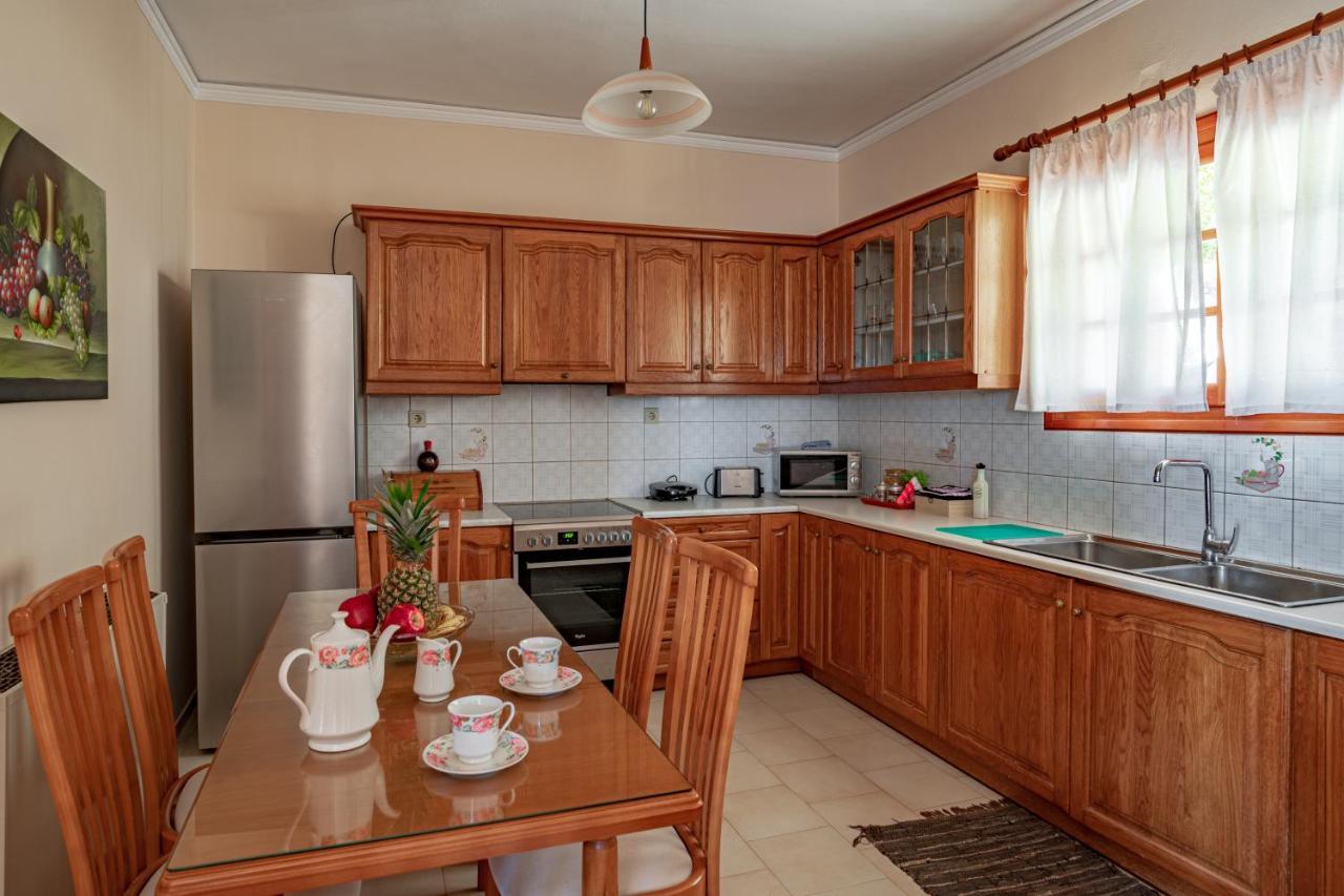 Golden Flower'S Apartment Πόρος Εξωτερικό φωτογραφία