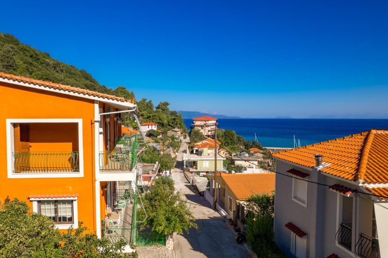 Golden Flower'S Apartment Πόρος Εξωτερικό φωτογραφία