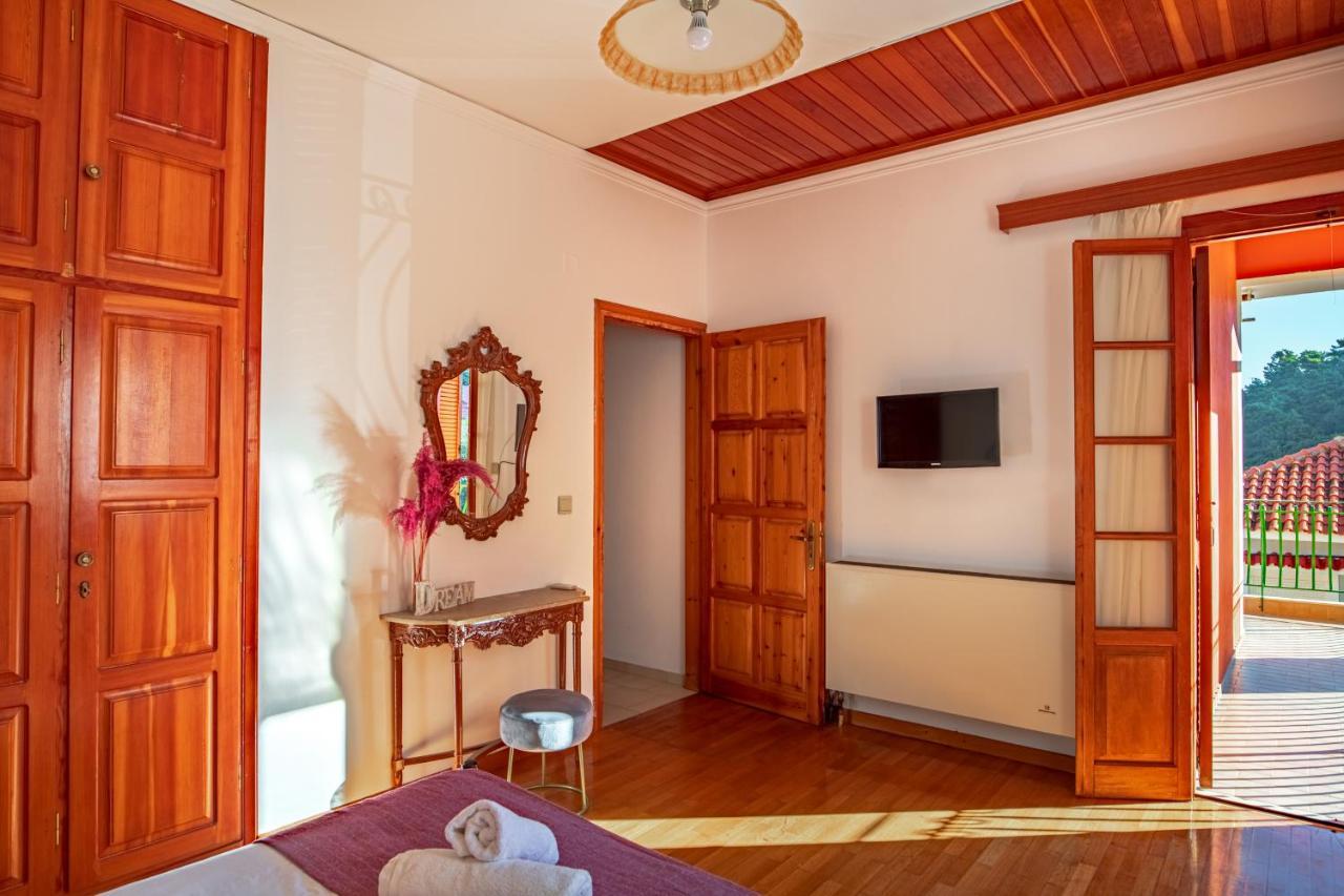 Golden Flower'S Apartment Πόρος Εξωτερικό φωτογραφία
