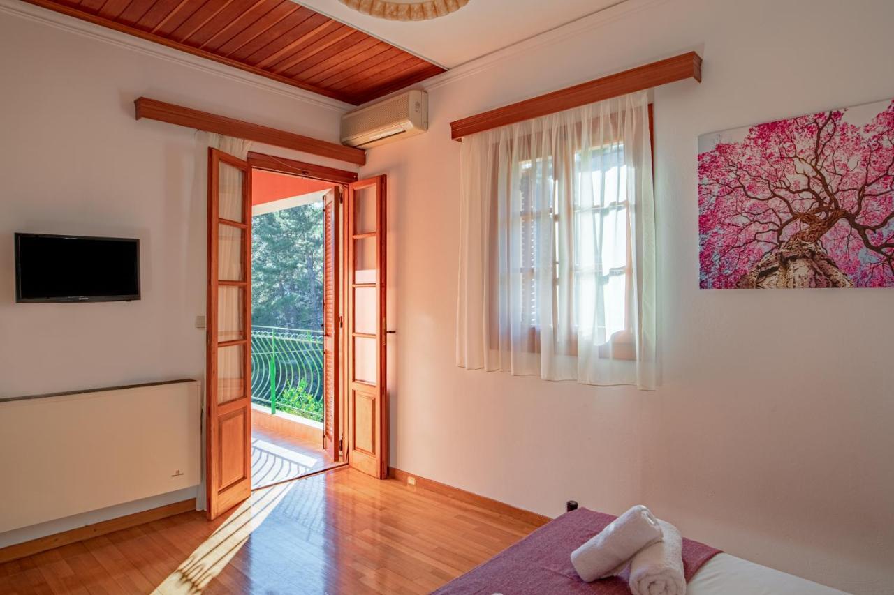 Golden Flower'S Apartment Πόρος Εξωτερικό φωτογραφία