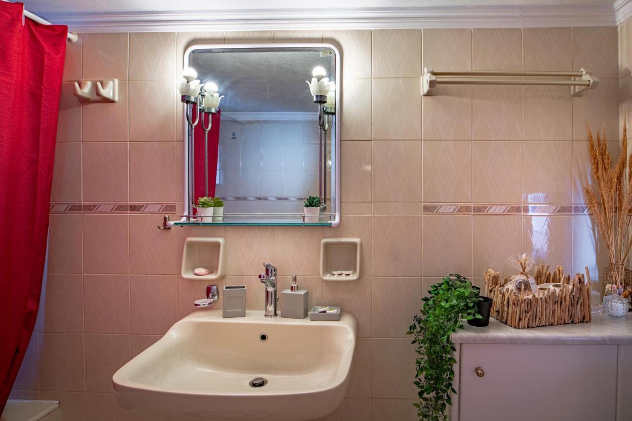Golden Flower'S Apartment Πόρος Εξωτερικό φωτογραφία